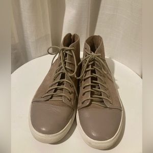 ELAINE TURNER  Women high top sneaker size US 9.5 grey suede lace zipper